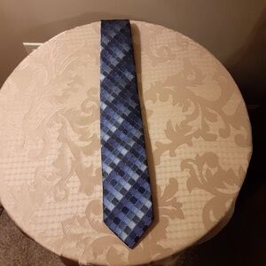 Kenneth Cole Reaction Blue & Black 100% Silk Neck Tie